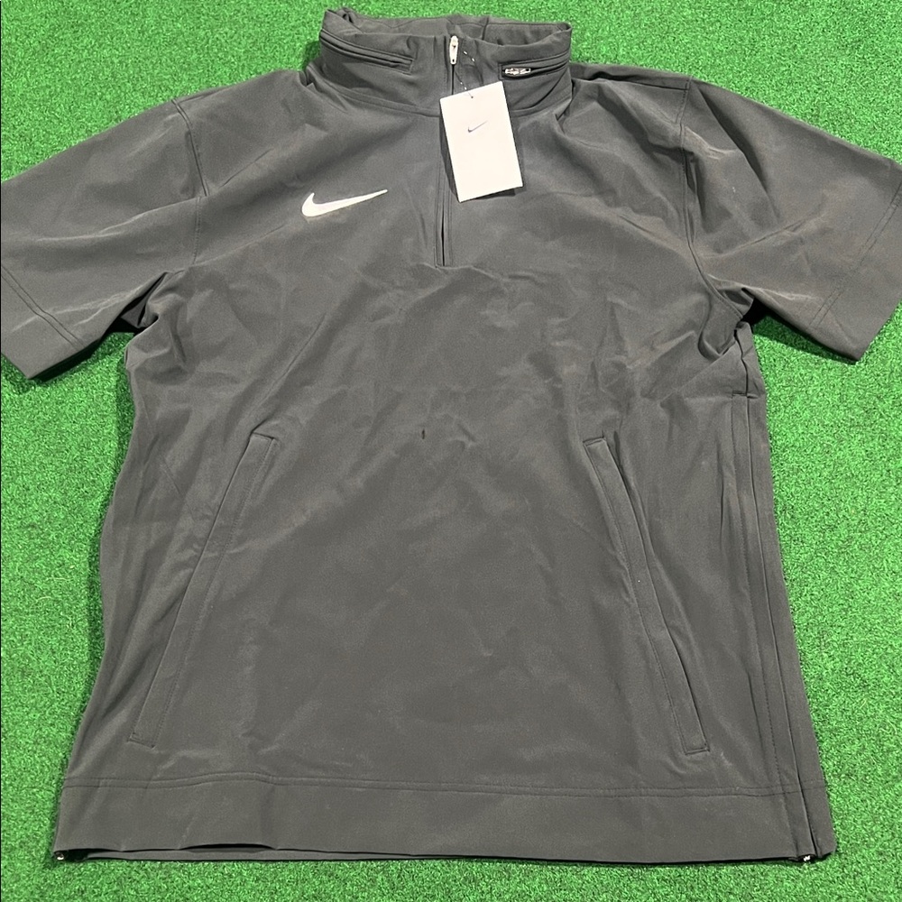 Nike short sleeve pullover
